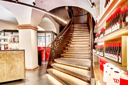 https___www.alte-wache.com_wp-content_uploads_2022_06_Spitzbart-Alte-Wache-008.Treppe-scaled-1 (1)